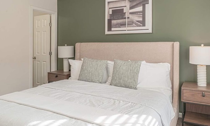 Spring Hill Apartment | Landing at Chapman's Retreat Apartments - 2 Bedrooms in Downtown Spring Hill