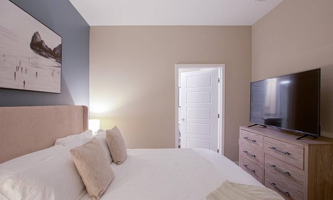West Central Apartment | Landing at Cityscape Flats - 1 Bedroom in West Central