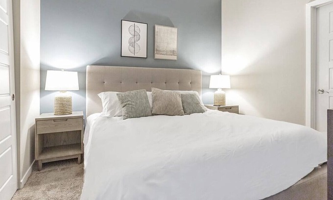 West Central Apartment | Landing at Cityscape Flats - 1 Bedroom in West Central