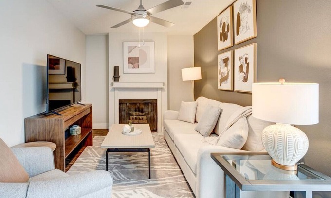 Murray Apartment | Landing at Clover Creek - 2 Bedrooms in Downtown Murray