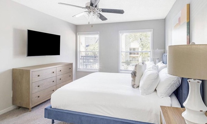 Cahaba Heights Apartment | Landing at Crowne at Overton Village - 2 Bedrooms in Cahaba Heights
