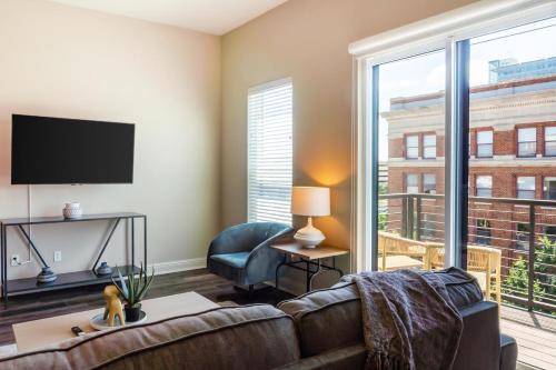 Brady Arts District Apartment | Landing at Flats on Archer - Tulsa