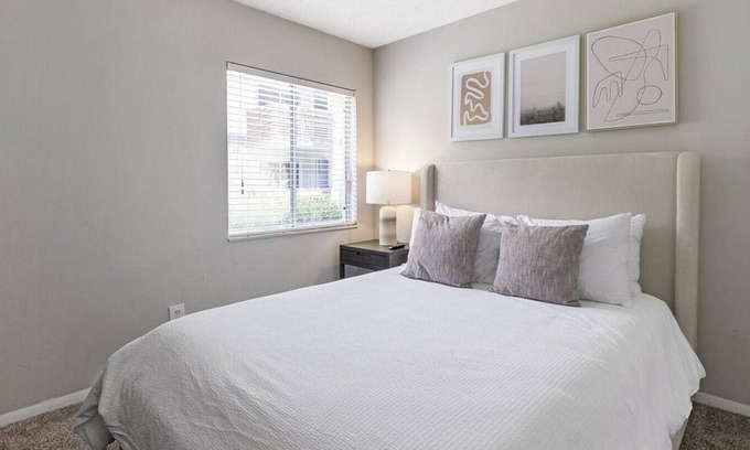 St. Petersburg - Clearwater Apartment | Landing at Gateway on 4th Apartments - 2 Bedrooms in Downtown St. Petersburg
