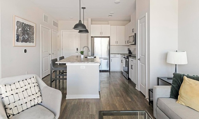 Huntsville Apartment | Landing at Laurel at Dry Creek - 1 Bedroom in E.