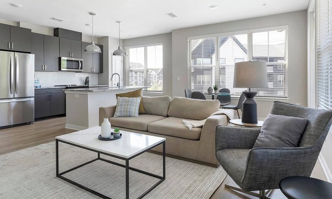 Huntsville Apartment | Landing at Laurel at Dry Creek - 2 Bedrooms in .