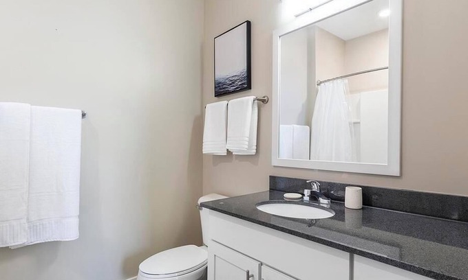 Toledo Apartment | Landing at Marina Lofts - 1 Bedroom in East Toledo