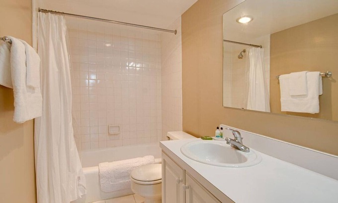 Bethesda Apartment | Landing at North Park Apartments - 2 Bedrooms in Friendship Heights Village