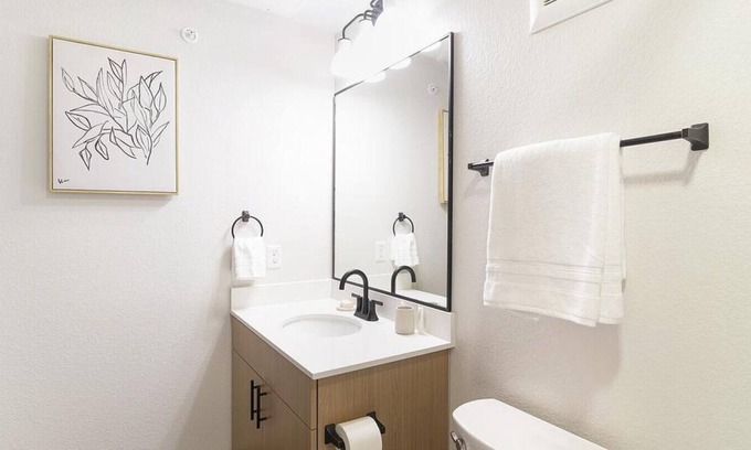 Aurora Apartment | Landing at Peakline at Copperleaf - 2 Bedrooms in Downtown Aurora