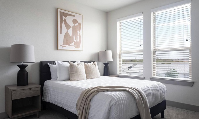 Manor Apartment | Landing at The Flats at Shadowglen - 1 Bedroom .
