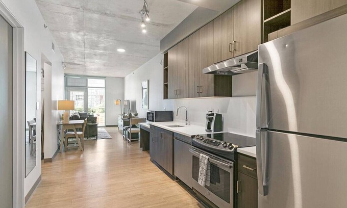 Iron Horse Historic District Apartment | Landing at The Gallery on 5th - Studio in Armory Park