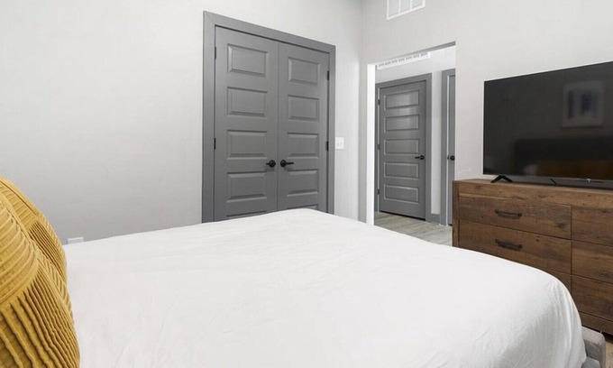 Northside Apartment | Landing at The Note - Studio in Northside