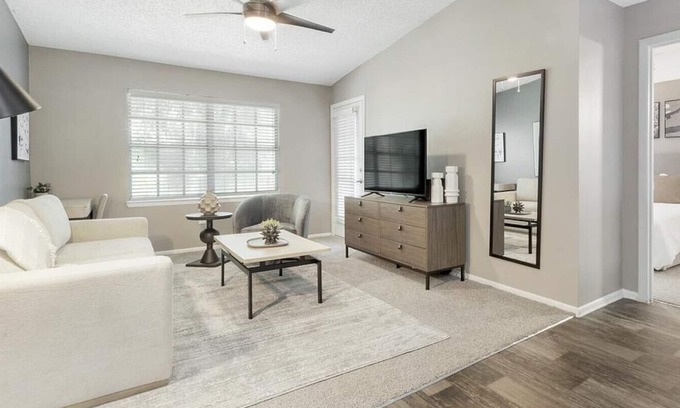 Plant City Apartment | Landing at Walden Lake - 2 Bedrooms in Downtown Plant City