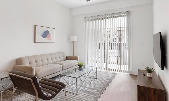 Denton Apartment | Landing | Beautiful 2BD in Denton