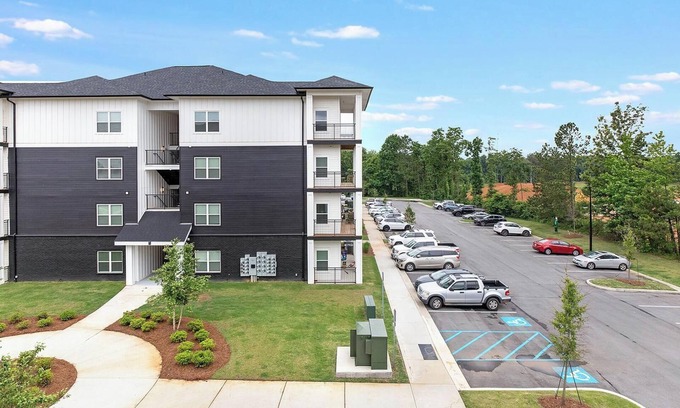 Athens Apartment | Landing | Beautiful 3BD, Yoga Studio, Pool