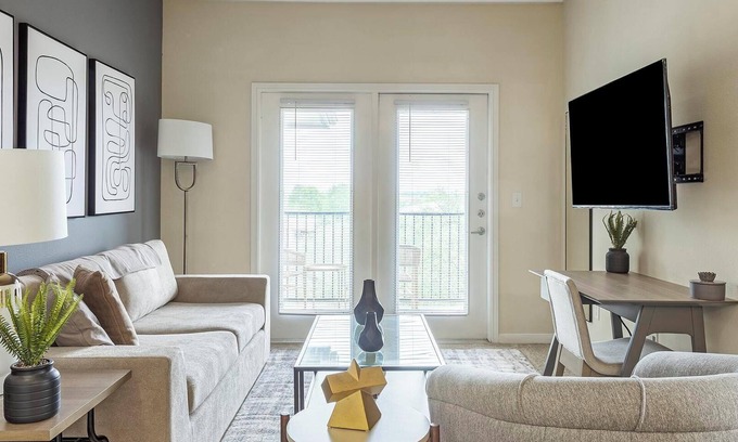 Sweetbriar Apartment | Landing | Chic 1BD, Courtyard, Pool