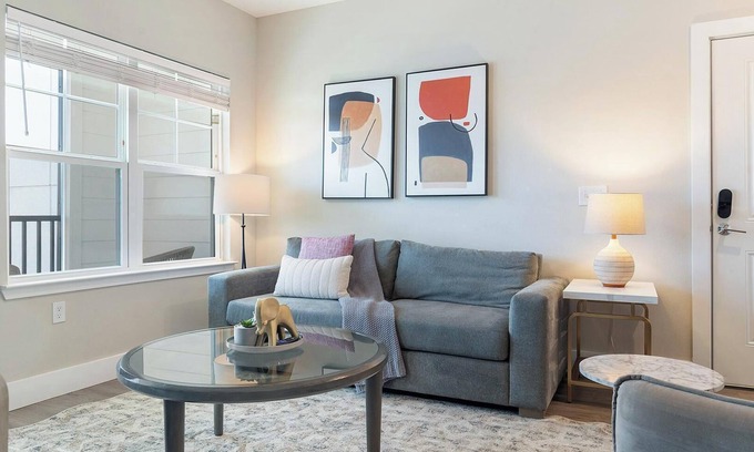 Southeast Orlando Apartment | Landing | Chic 1BD, Pool, Gym