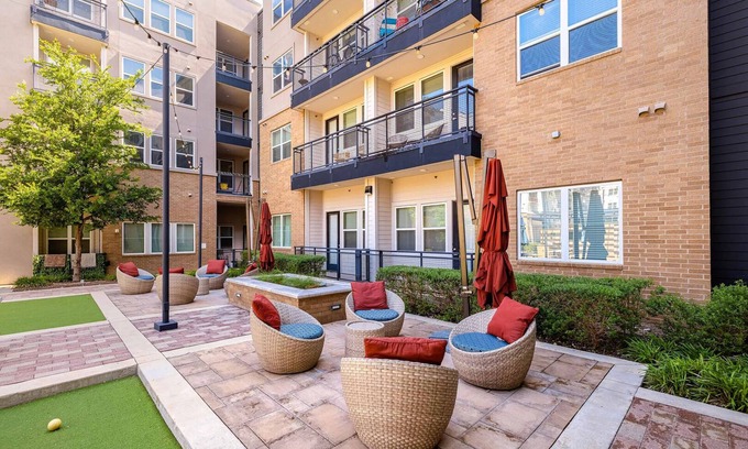 Montopolis Apartment | Landing | Incredible 2BD, Gym, Yoga Studio