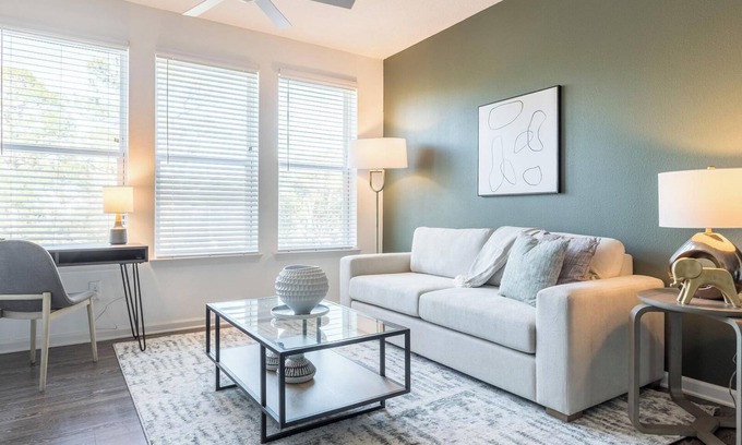 San Marco Apartment | Landing | Incredible 1BD, Gym, Pool