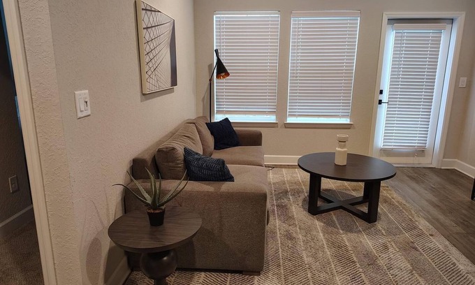 Newberry Apartment | Landing | Modern 1BD, Gym, Pool
