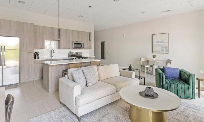 Civil Rights Historic District Apartment | Landing | Modern 1BD in Fountain Heights
