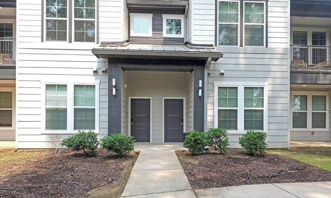 Cordova Apartment | Landing | Modern 1BD, Pool, Gym