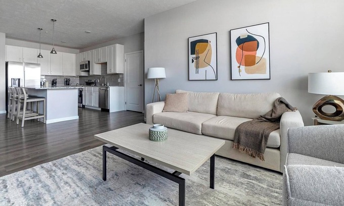 Northwest Columbus Apartment | Landing | Modern 2BD, Gym