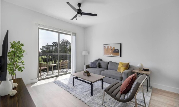 Denton Apartment | Landing | Stunning 1BD in Denton