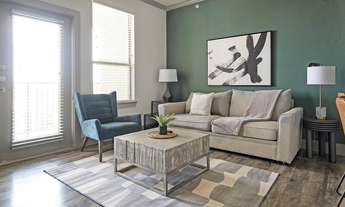 Manor Apartment | Landing | Stunning 1BD, Pool, Gym