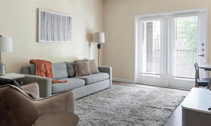 Sweetbriar Apartment | Landing | Stunning 2BD, Clubhouse, Courtyard