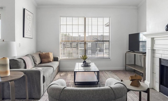 McNeil Apartment | Landing | Stylish 1BD, Pool, Clubhouse