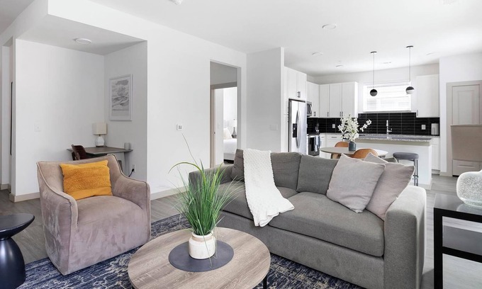 Fort Worth Apartment | Landing | Stylish 2BD, Gym, Yoga Studio