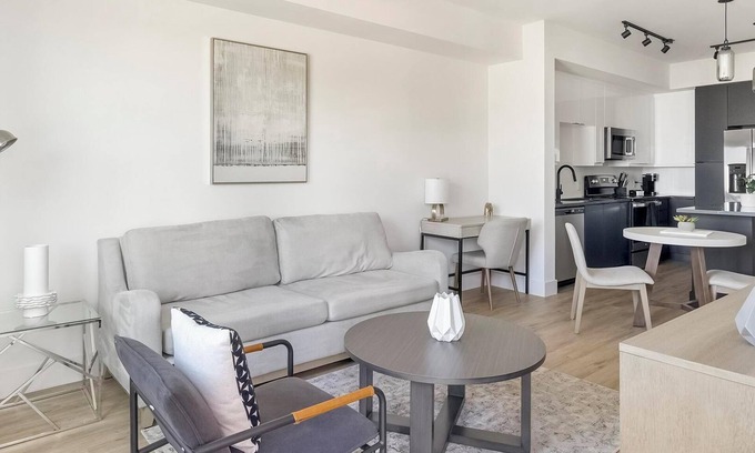 Providencia Park Apartment | Landing | Stylish 1BD, Clubhouse, Yoga Studio