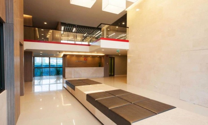 Bang Sao Thong Hotel | Landmark Residence