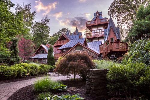 Loudonville Resort | Landoll's Mohican Castle
