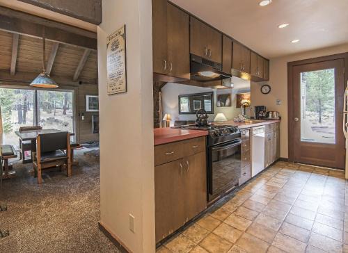 Overlook Park House | Landrise 10 - Meredith Lodging