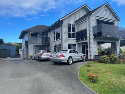 Langs Beach House | Lang's Beach Luxury Apartment