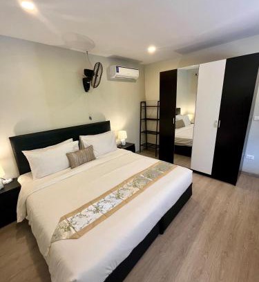 Ko Lanta Apartment | Lanta Sunshine Residence Apt 1 One Bed Apartment with AC and Work Space