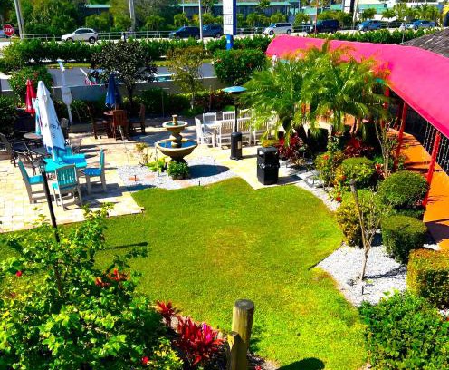Whitfield Hotel | Lantern Inn & Suites - Sarasota