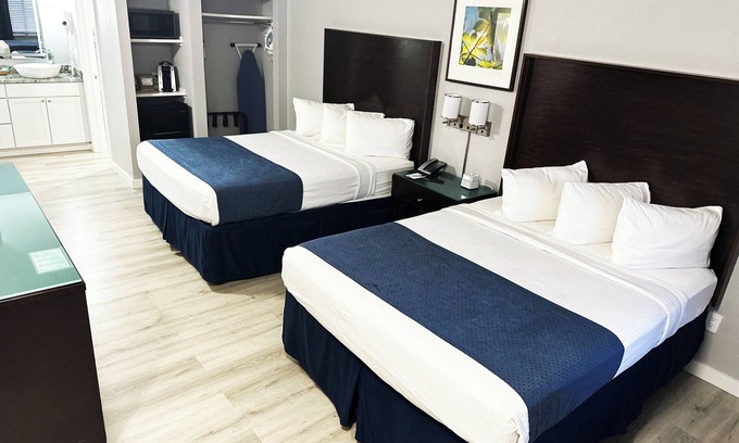 Whitfield Hotel | Lantern Inn & Suites