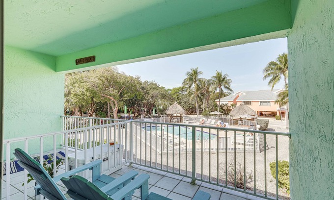 Rock Harbor Condo | Laptop-Friendly Key Largo Condo w/Pool View!