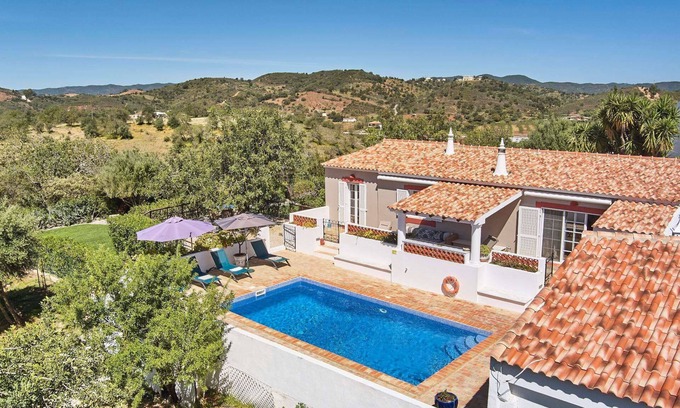 Fonte do Bispo Villa | Laranjeira - Three Bedroom Villa, Sleeps 6