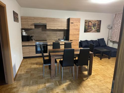 Werne Apartment | Laras voll ausgestattete Gartenwohnung mit WLAN und TV