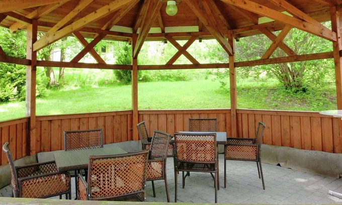 Borstendorf Villa | Large apartment in a villa with garden in Borstendorf