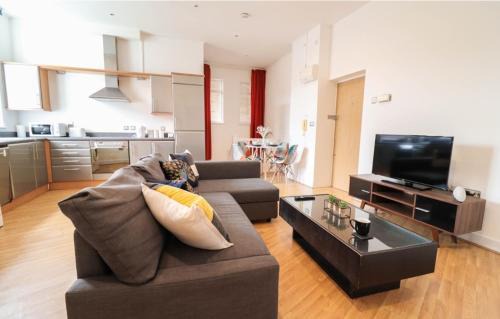 Canning Town South Apartment | Large 1 Bedroom Apartment in Canning Town close to ExCeL London, 02 Arena, Canary Wharf with free parking