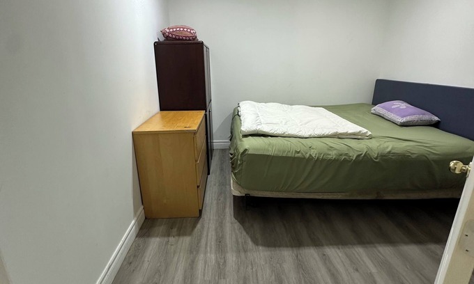 Durham Region Bed & Breakfast | Large 1-Bedroom | King Bed | Full Kitchen & Bath | Near Ontario Tech