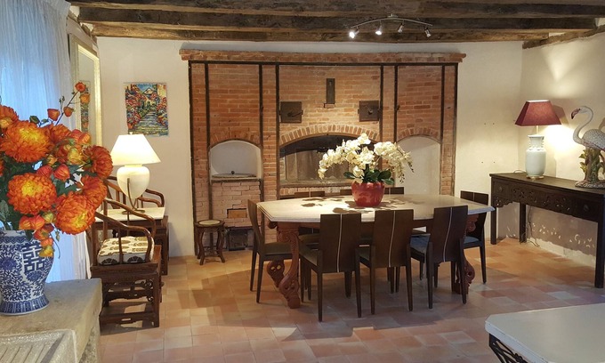 La Bachellerie House | Large 18th Century Townhouse/8 persons