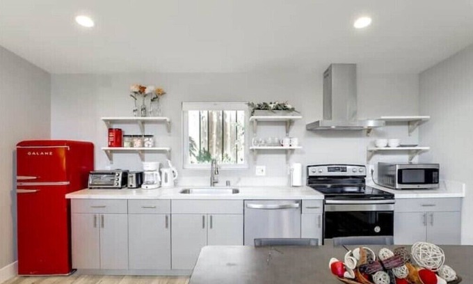 San Ramon House | Large 1bed unit king bed w/ac parking FULL kitchennn