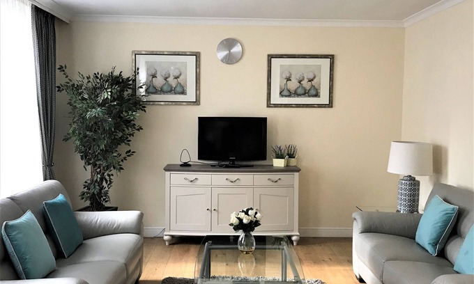 Soho Apartment | Large 2 Bedroom Apartment for Family - Close to Oxford Street and Covent garden