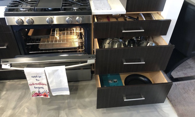 Lyndhurst Apartment | Large 3 Bed Apartment in Lyndhurst close to NYC
