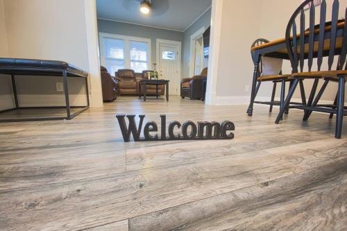 Niagara Falls House | Large 6BR, 2 bath in Niagara Falls